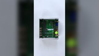Prosesor Intel Core I5 ​​8305G Mini Pc Dengan 2 RS232 COM 2 LAN 1 VGA 2 HD-MI Untuk Pabrik